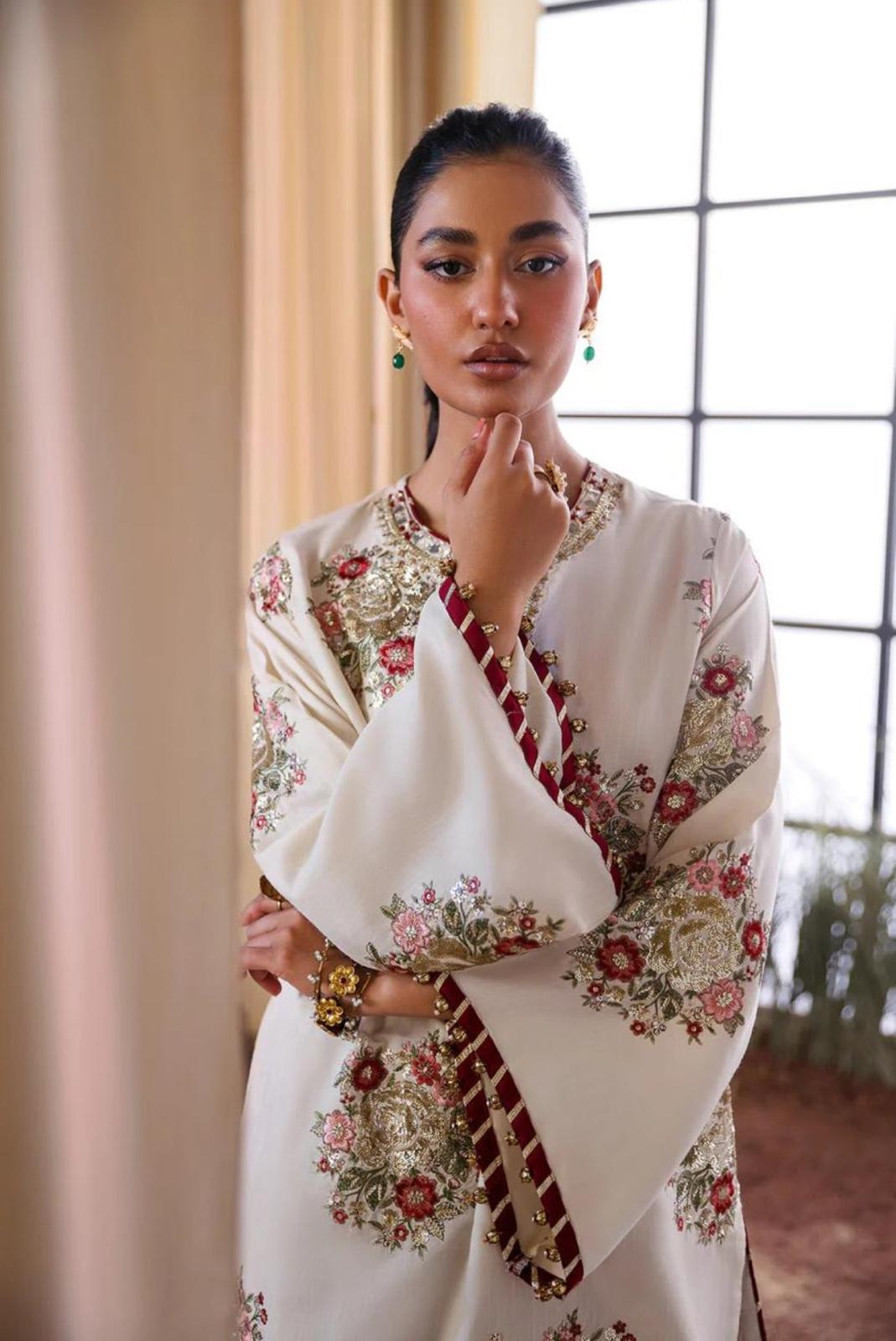 Ethnc ….3 pcs beautiful heavy embroidered silk suit..comes with soft organza duppatta