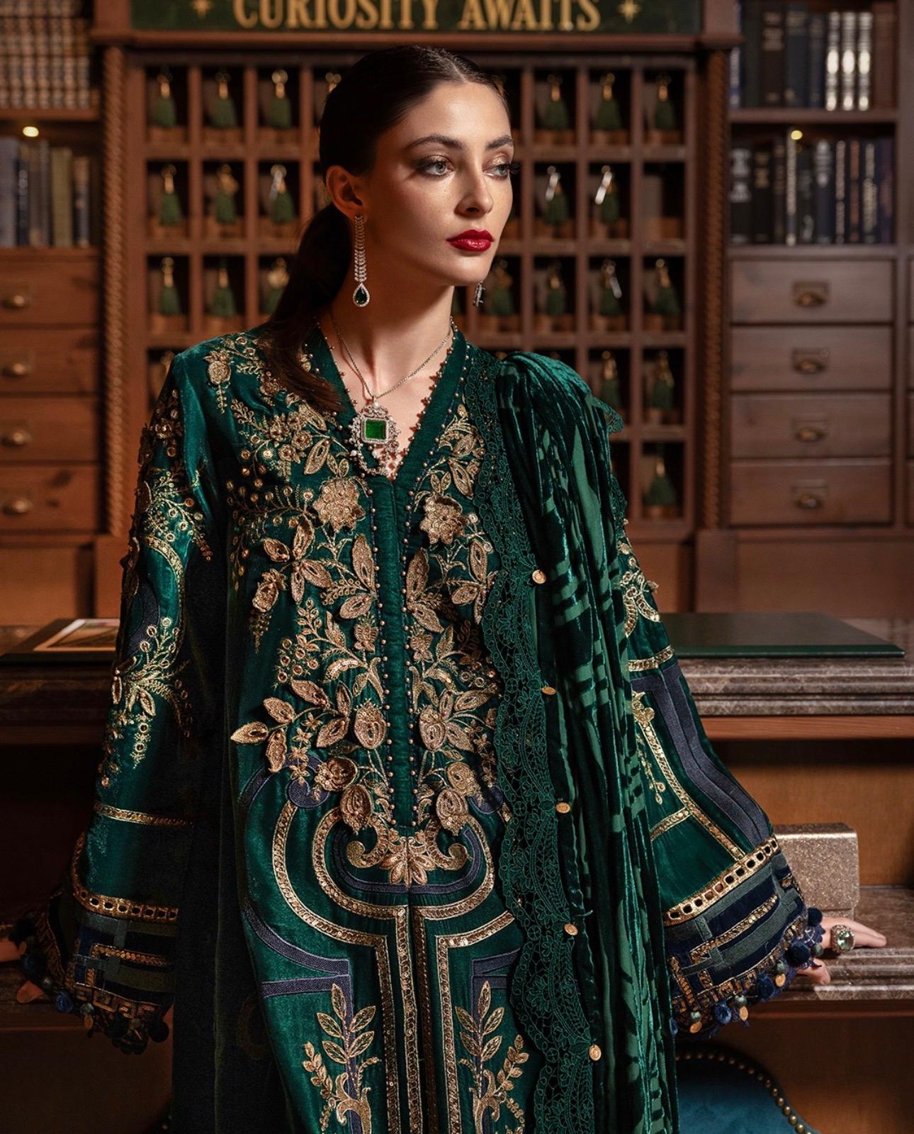 D2 ماریا بی (انسپائرڈ) – ویلویٹ ونٹر پرسٹیج کلیکشن 2025 | XL سے چھوٹا