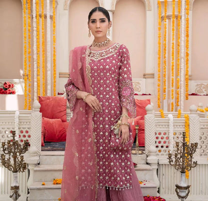 فستان شيفون فاخر من 4 قطع - دوباتا أورجانزا مطرزة | كراش بلازو | حقيبة بوتلي متناسقة