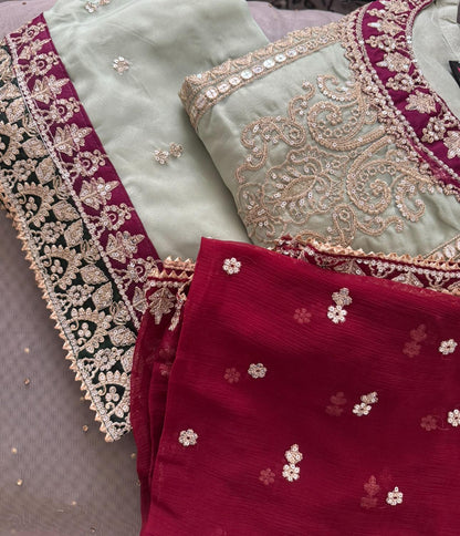 بدلة أورجانزا فاخرة مطرزة بكثافة من ثلاث قطع مع دوباتا شيفون - ملابس الزفاف والحفلات