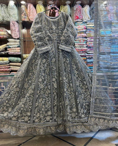 فستان ماكسي أورجانزا جميل مكون من قطعتين مع دوباتا (مستوحى من المصمم)