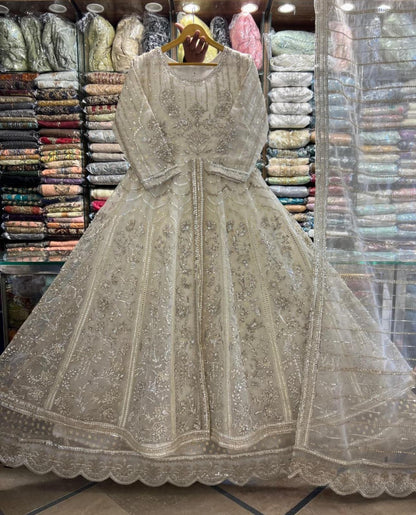 فستان ماكسي أورجانزا جميل مكون من قطعتين مع دوباتا (مستوحى من المصمم)