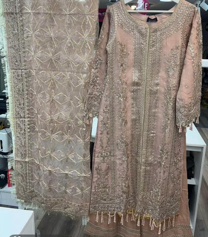 Nureh By Simran’s – 3 Piece Organza Heavy Embroidered Wedding Collection | Sizes S–XL