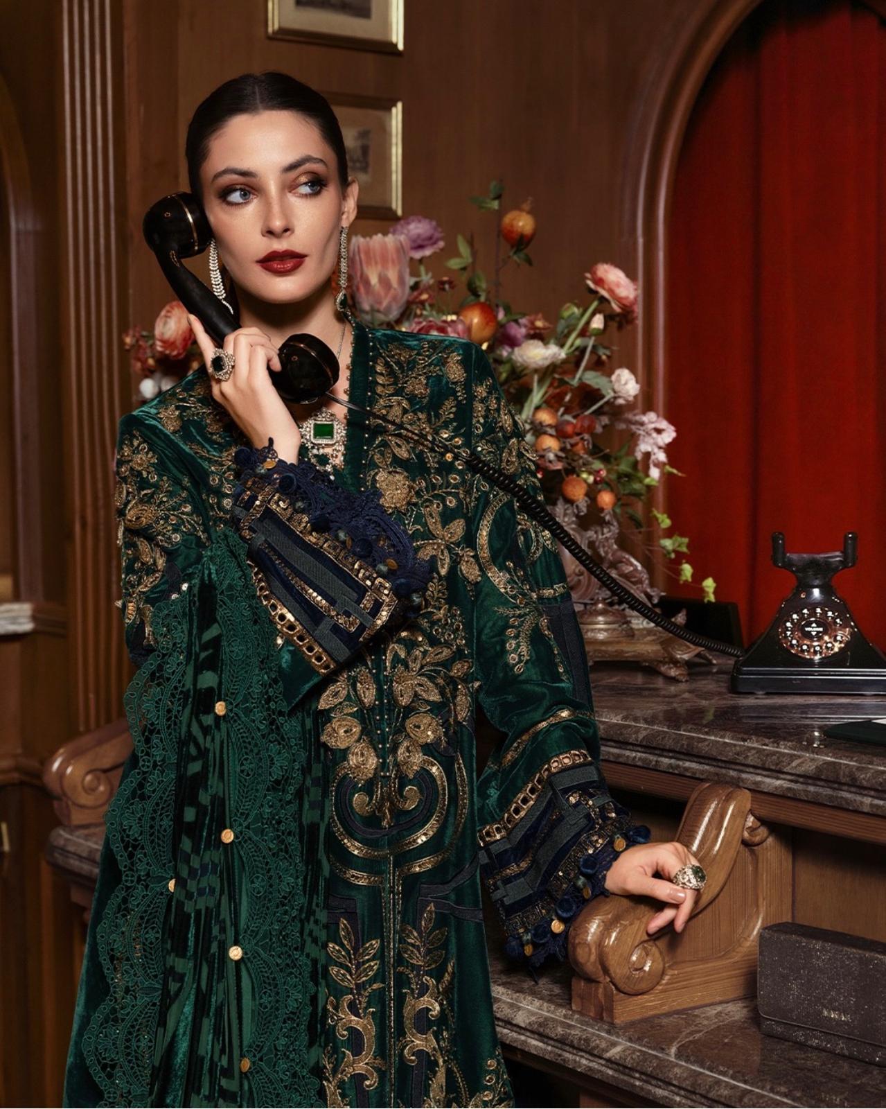 D2 ماریا بی (انسپائرڈ) – ویلویٹ ونٹر پرسٹیج کلیکشن 2025 | XL سے چھوٹا