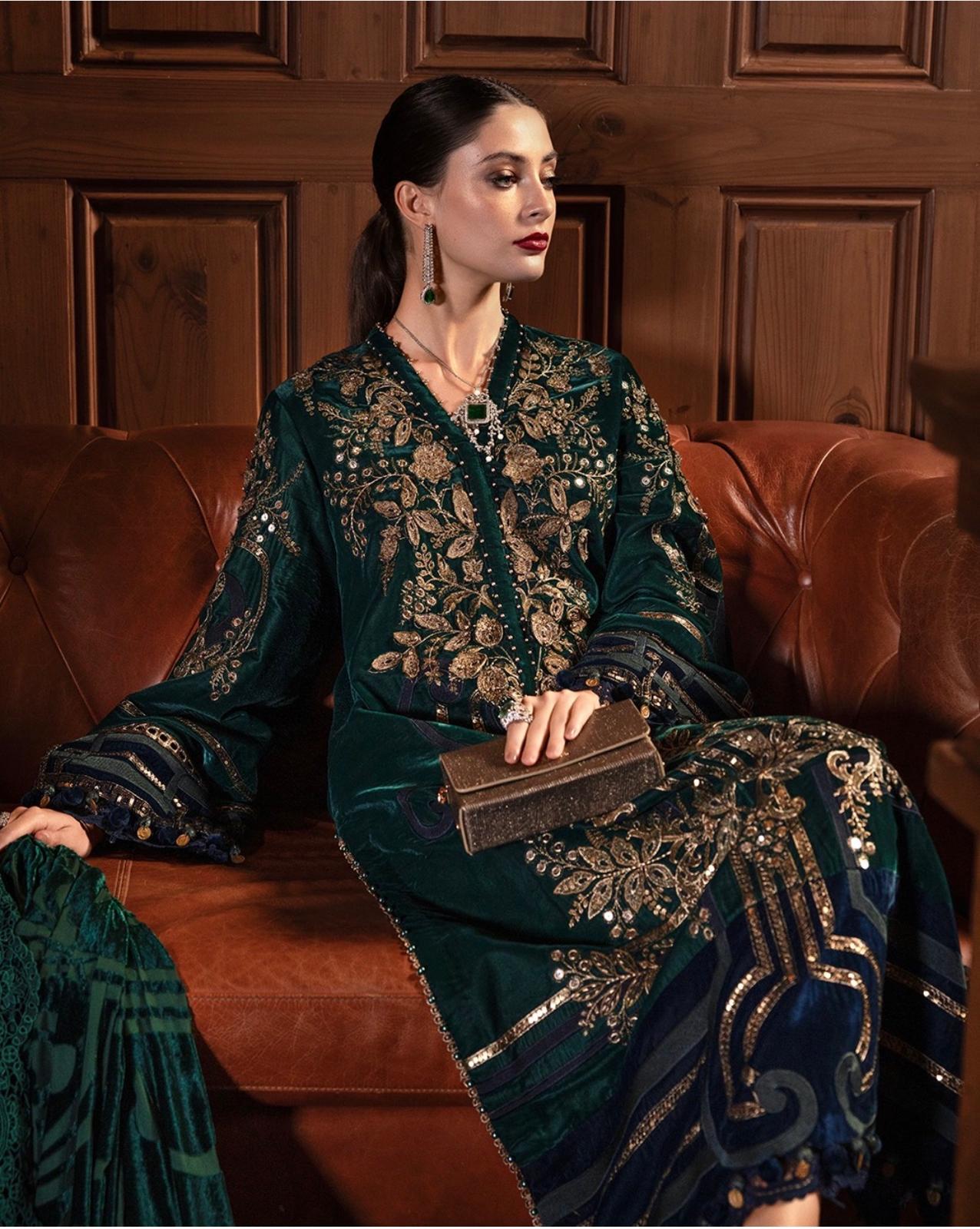 D2 ماریا بی (انسپائرڈ) – ویلویٹ ونٹر پرسٹیج کلیکشن 2025 | XL سے چھوٹا