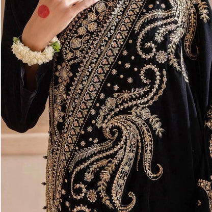 Baroque Embroidered Velvet Shawl – Perfect for Weddings & Qawwali Nights- Trending